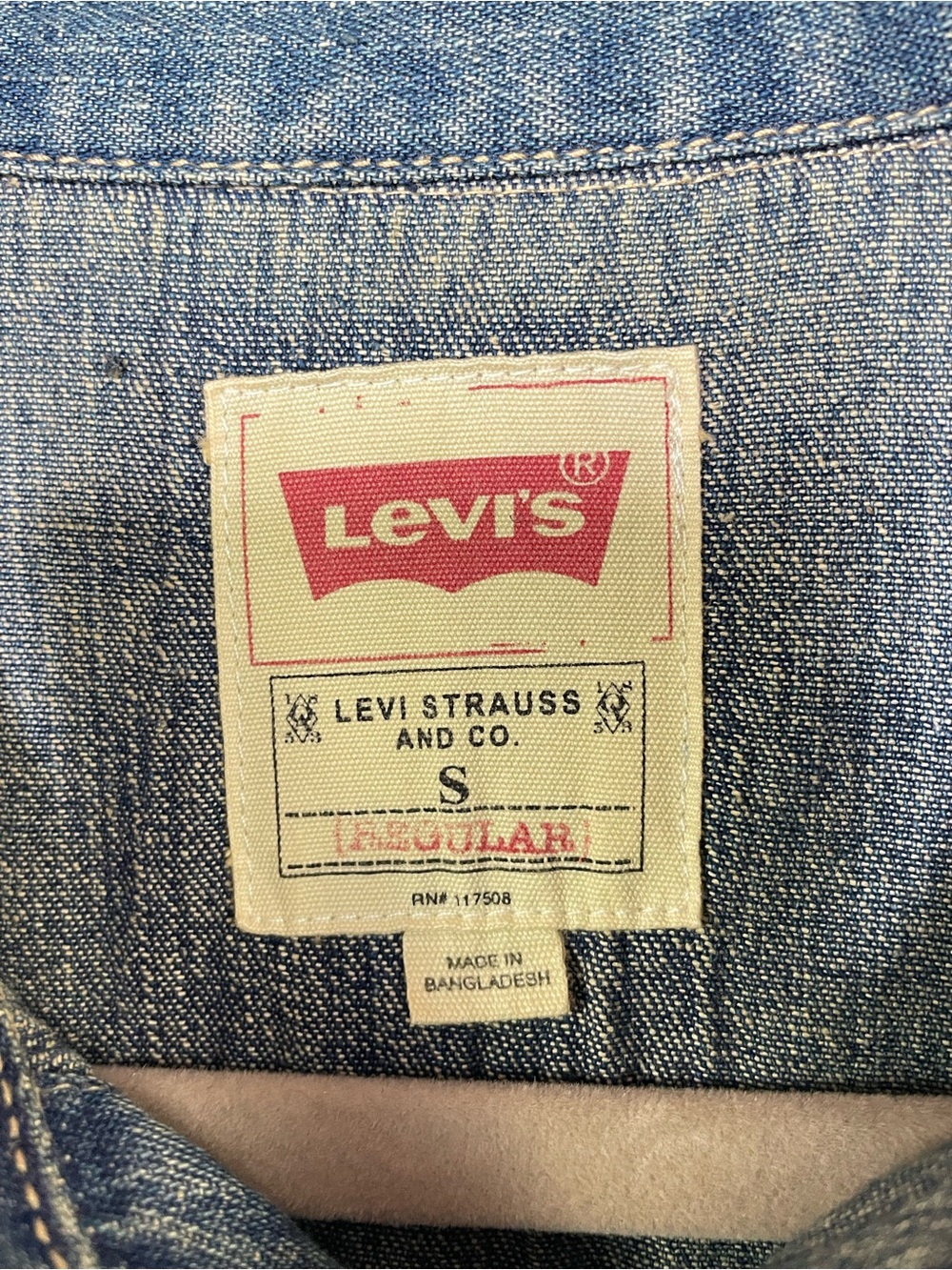 Boho Western | Levi's Yoke Denim Shirt | Bronze Swirl Snap Button | Medium Wash - Picture 7 of 13
